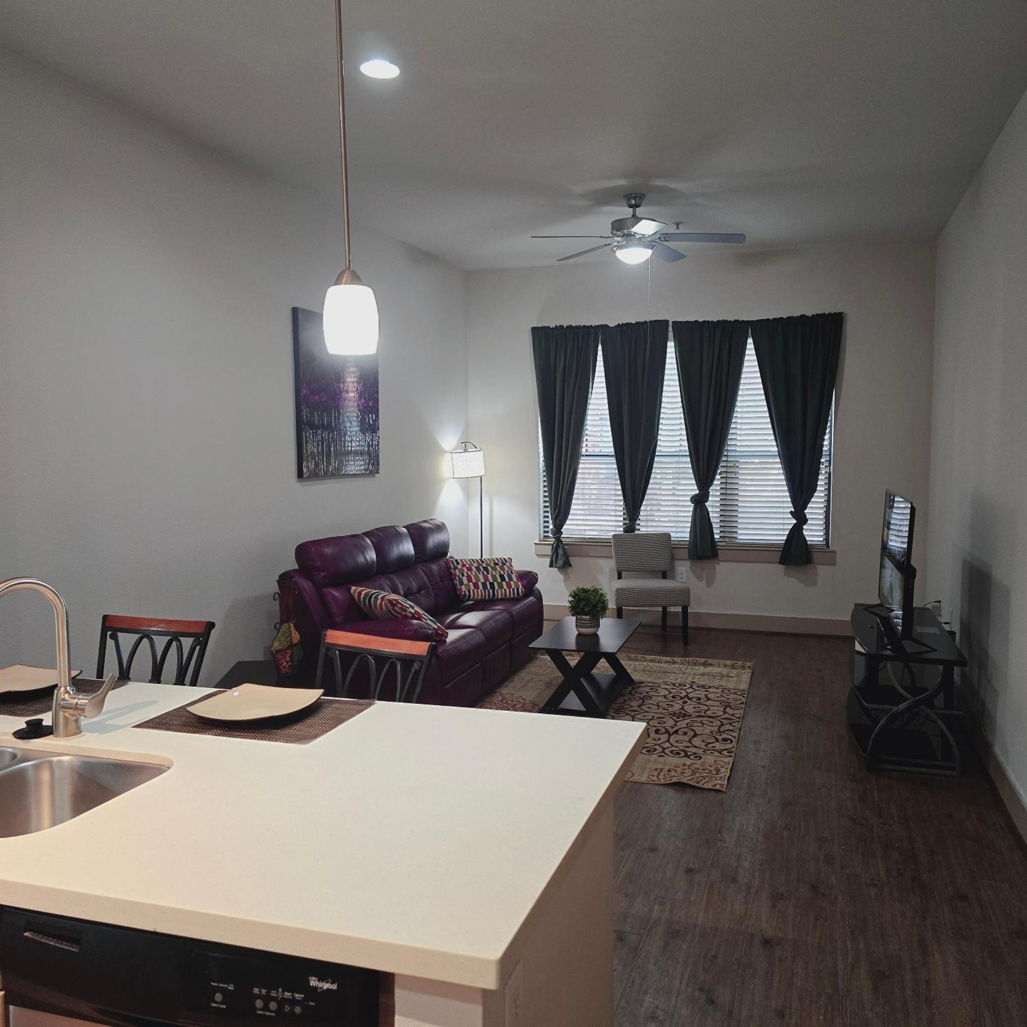 Midtown Downtown Breeze Apartment Houston Exterior photo