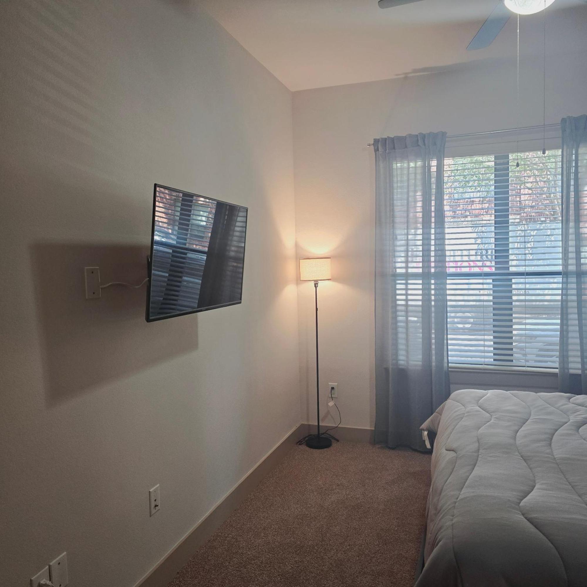 Midtown Downtown Breeze Apartment Houston Exterior photo