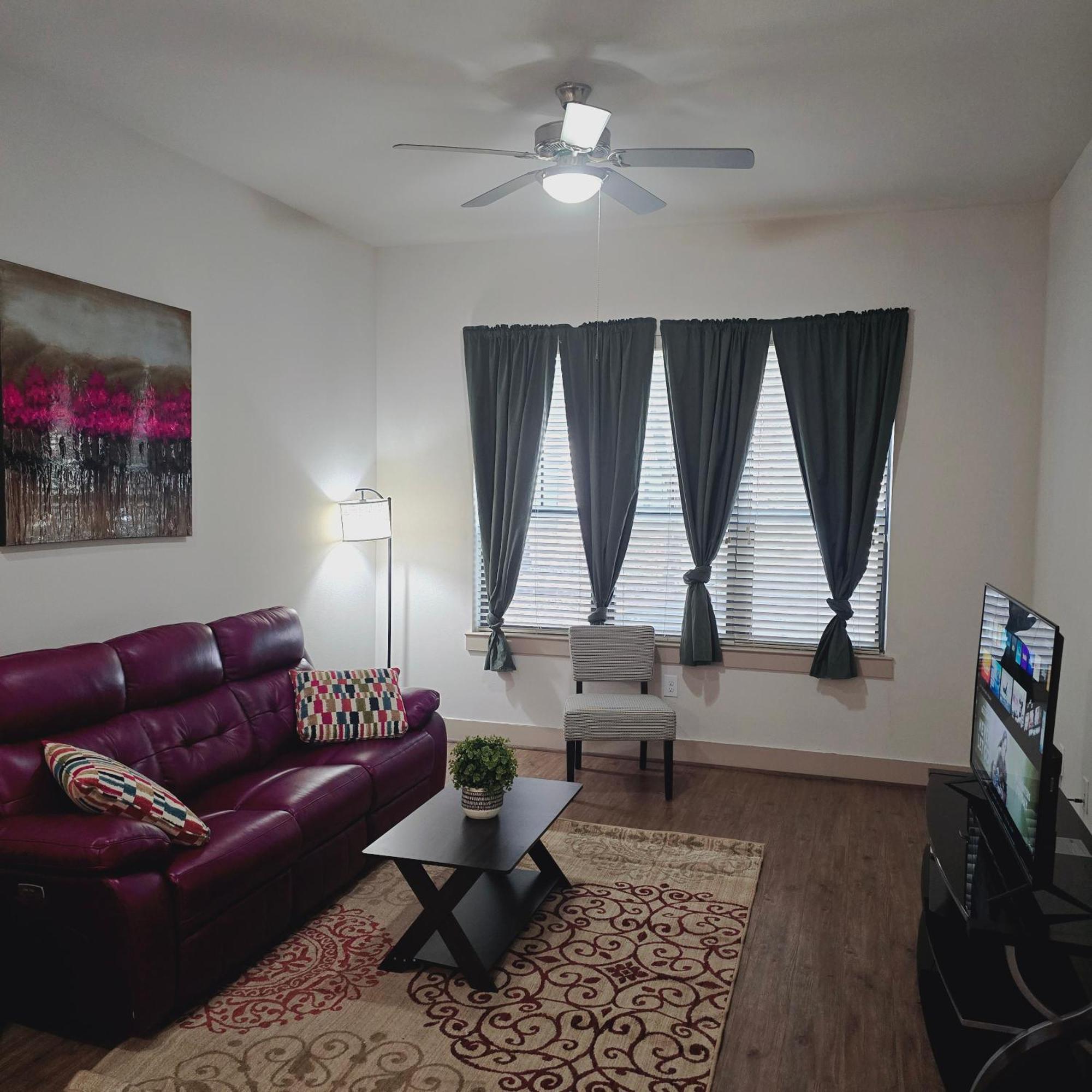 Midtown Downtown Breeze Apartment Houston Exterior photo